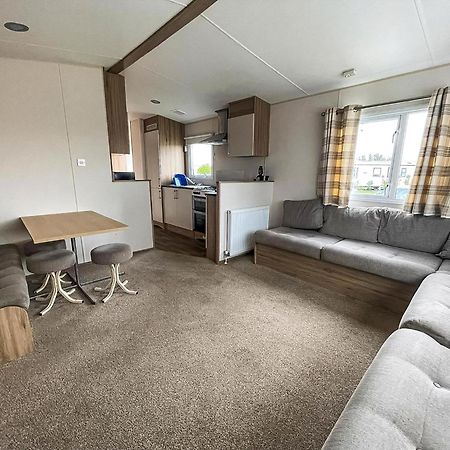 Superb 6 Berth Caravan At St Osyth Beach, Near Clacton-On-Sea Ref 28008Mc Εξωτερικό φωτογραφία