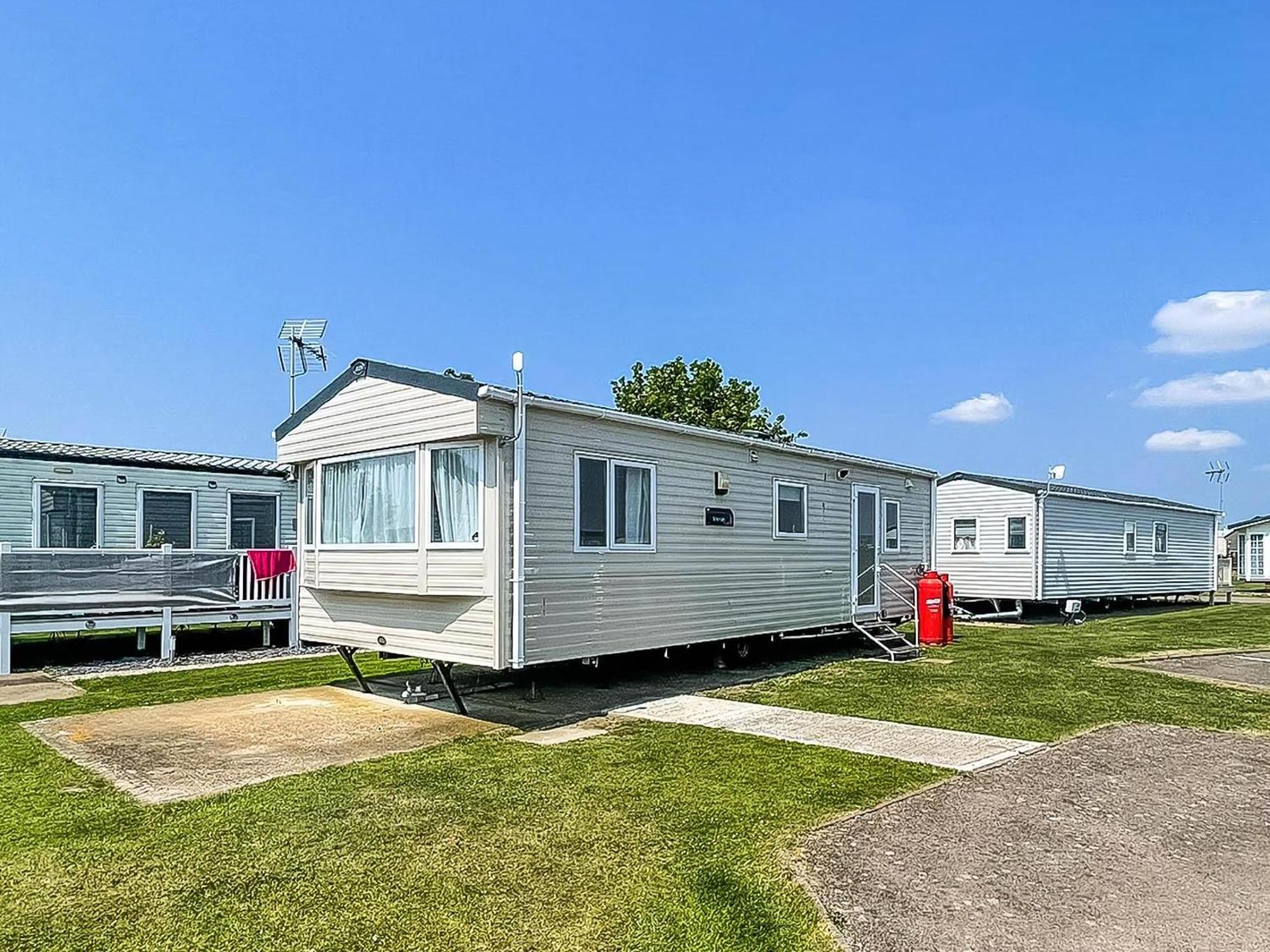 Superb 6 Berth Caravan At St Osyth Beach, Near Clacton-On-Sea Ref 28008Mc Εξωτερικό φωτογραφία